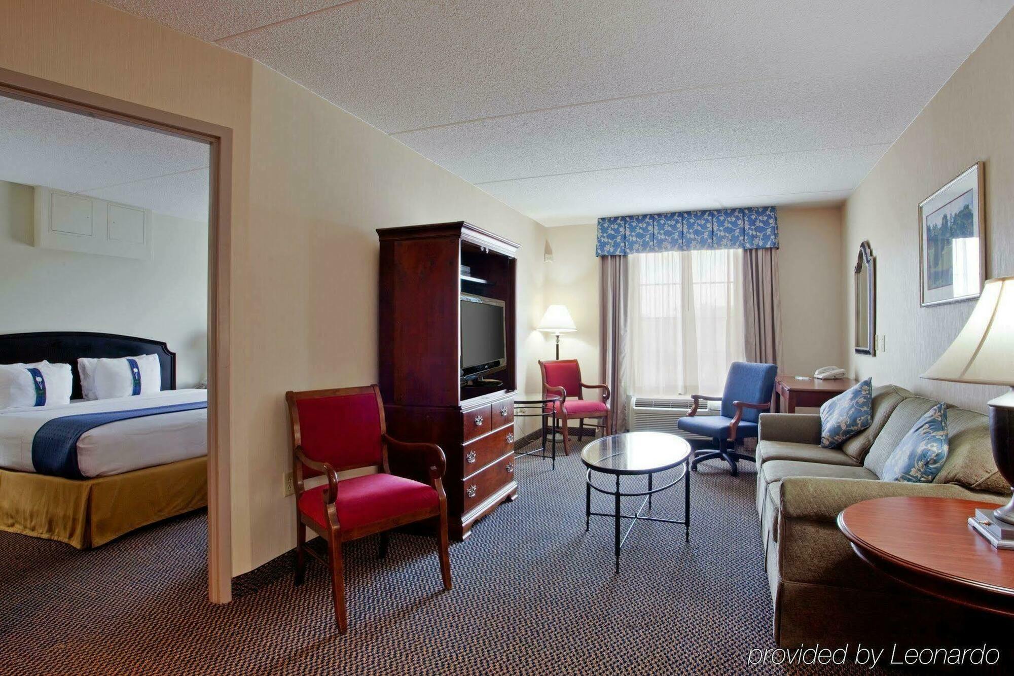 Holiday Inn Express & Suites Newport News, An Ihg Hotel Екстериор снимка